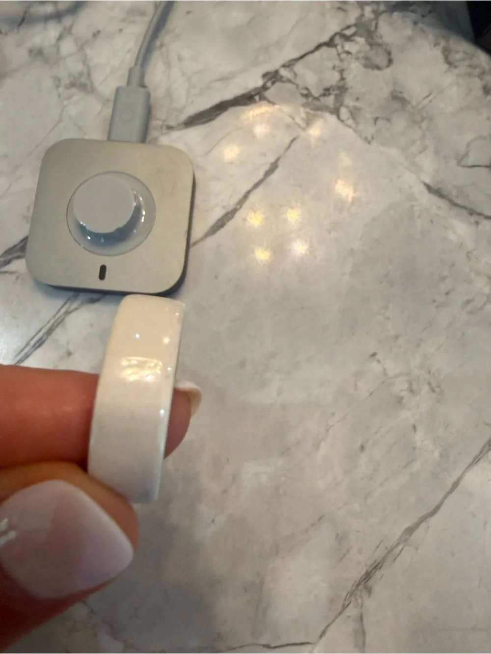 Oura Ring 4 Ceramic in Cloud Size 9